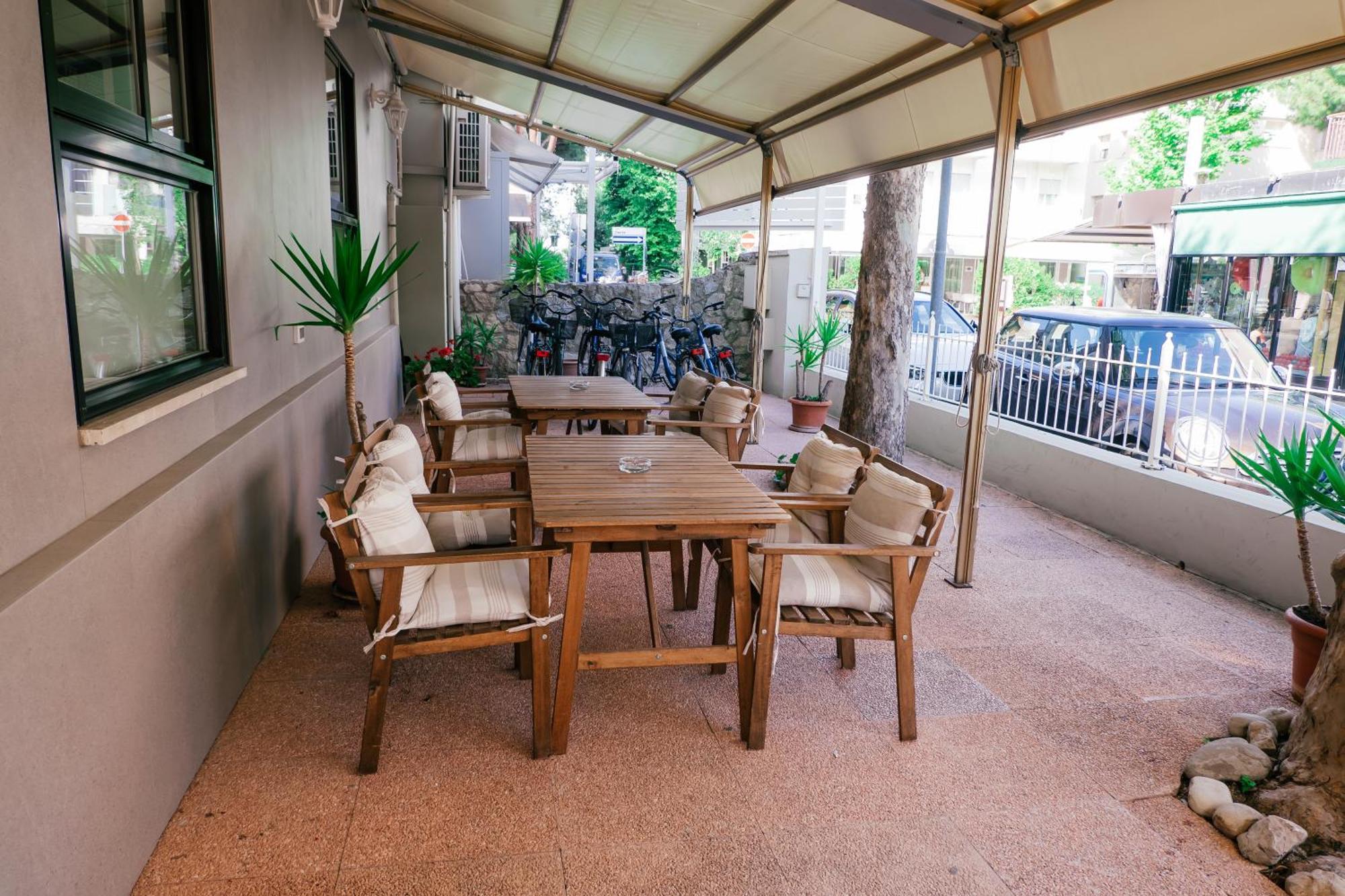 Hotel Jolie Riccione Exterior photo