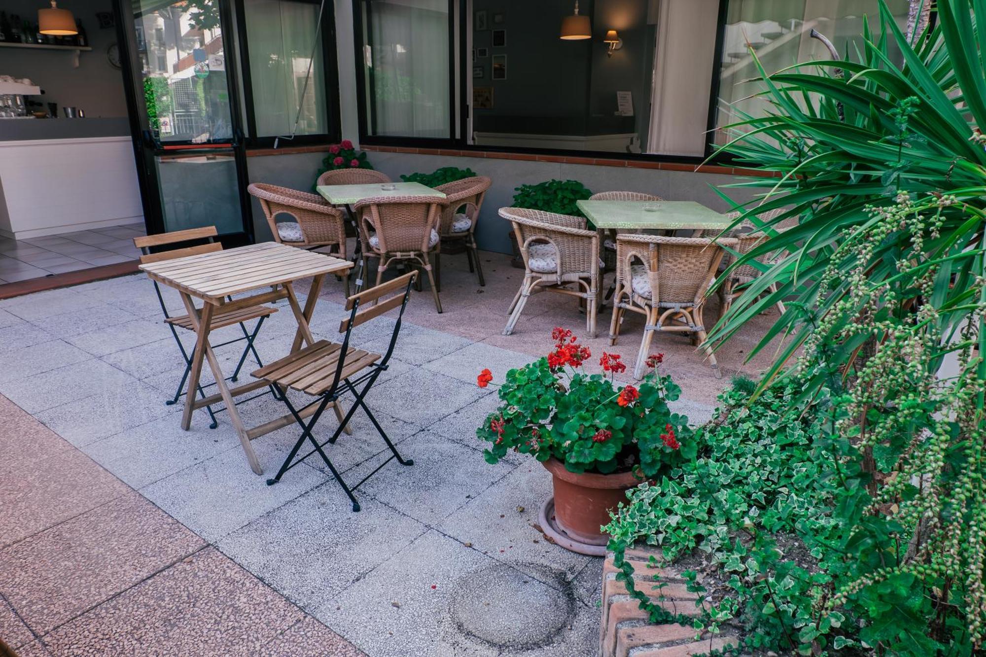 Hotel Jolie Riccione Exterior photo