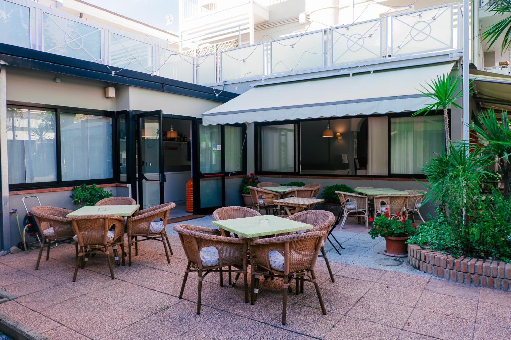 Hotel Jolie Riccione Exterior photo