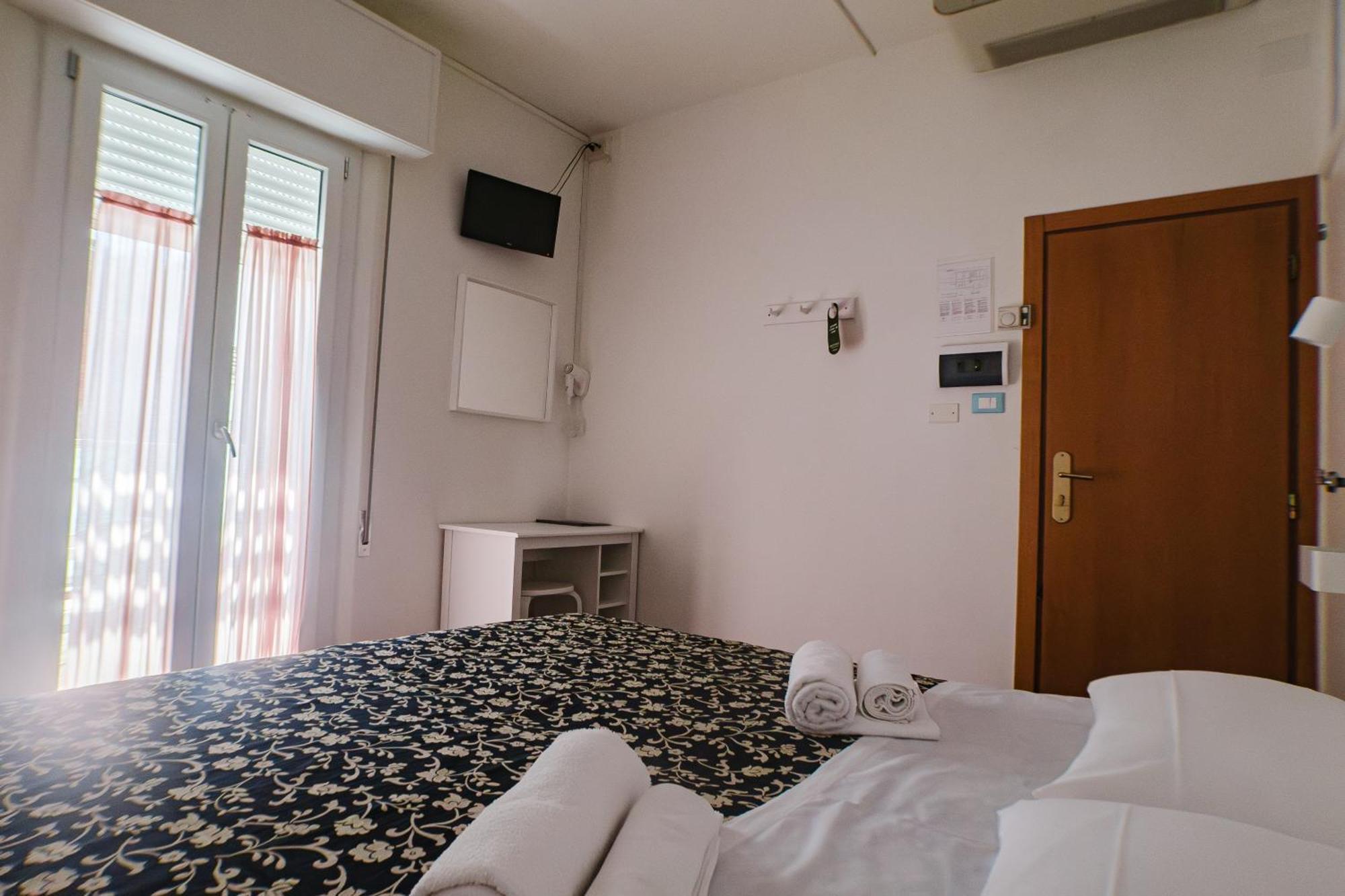 Hotel Jolie Riccione Exterior photo
